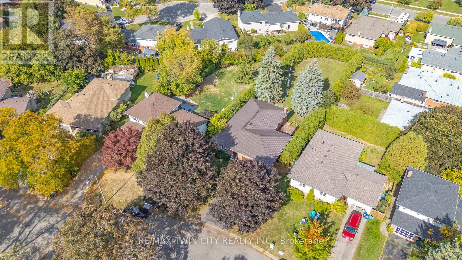6 Ventnor Court, Brantford, Ontario  N3R 6L8 - Photo 8 - X12450969