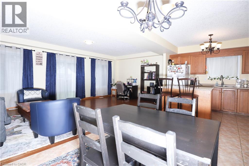 633 Violet Street, Waterloo, Ontario  N2V 2V9 - Photo 13 - 40777420