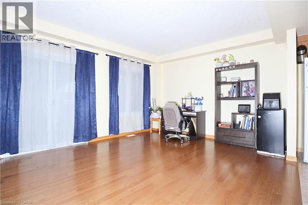 633 Violet Street, Waterloo, Ontario  N2V 2V9 - Photo 15 - 40777420