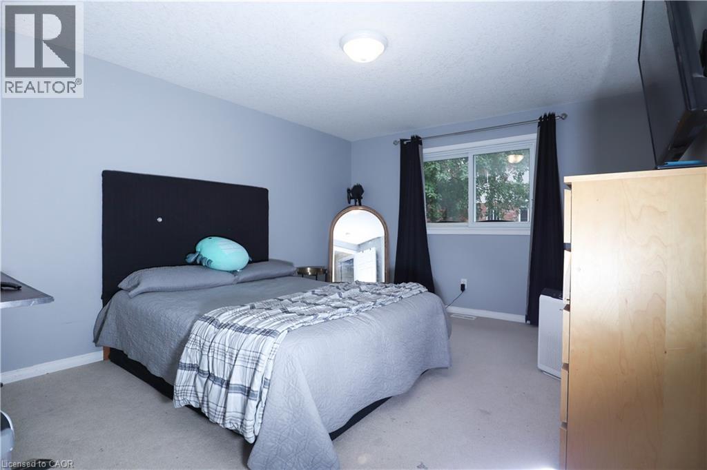 633 Violet Street, Waterloo, Ontario  N2V 2V9 - Photo 24 - 40777420