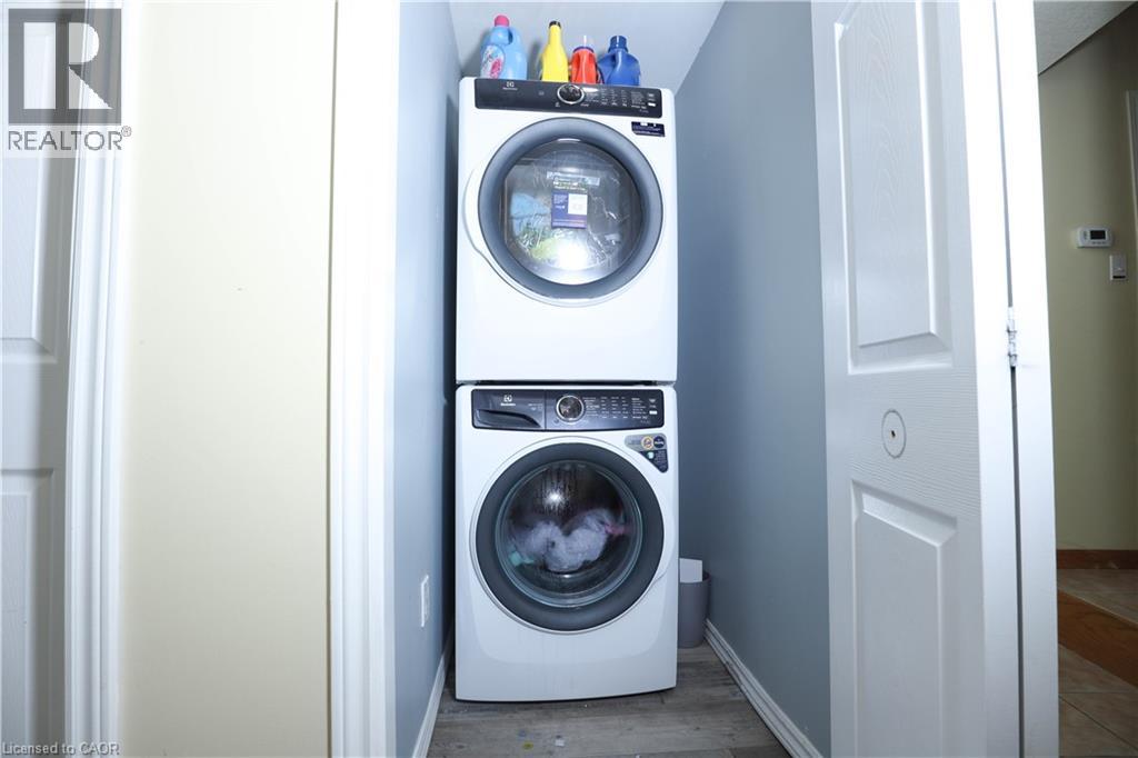 633 Violet Street, Waterloo, Ontario  N2V 2V9 - Photo 30 - 40777420