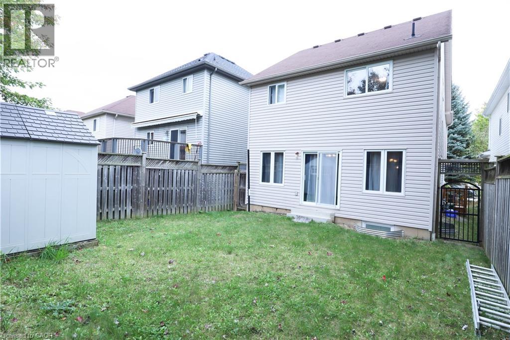 633 Violet Street, Waterloo, Ontario  N2V 2V9 - Photo 33 - 40777420