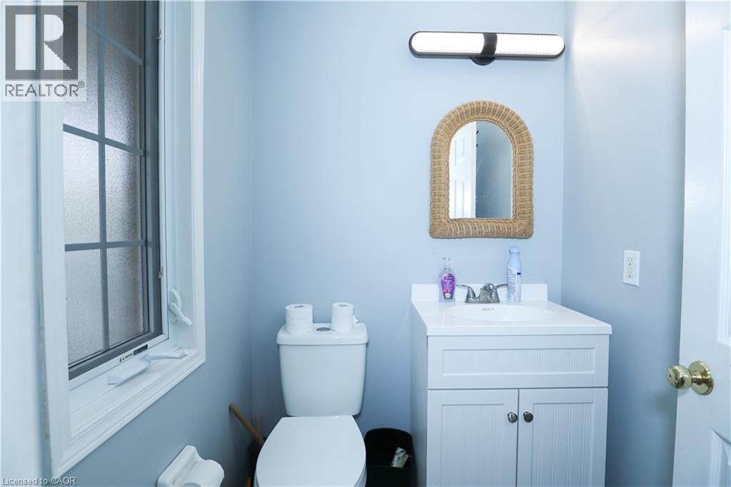 633 Violet Street, Waterloo, Ontario  N2V 2V9 - Photo 6 - 40777420