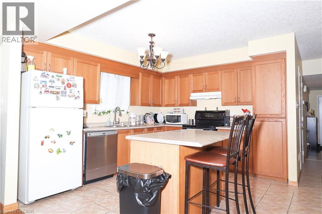 633 Violet Street, Waterloo, Ontario  N2V 2V9 - Photo 8 - 40777420