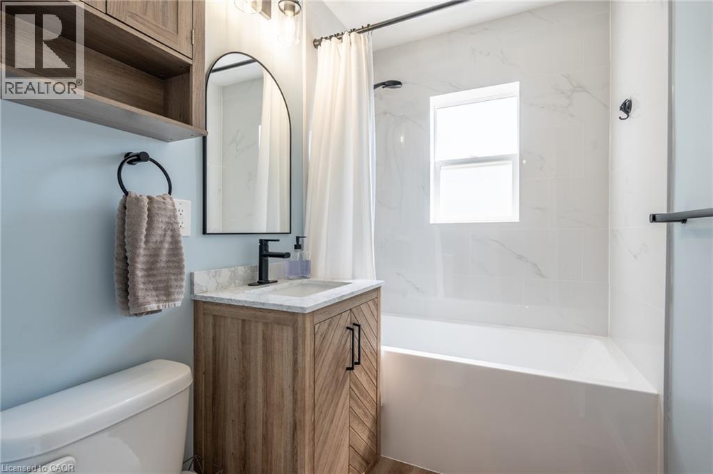 309 East 45th Street, Hamilton, Ontario  L8T 3K7 - Photo 20 - 40777398