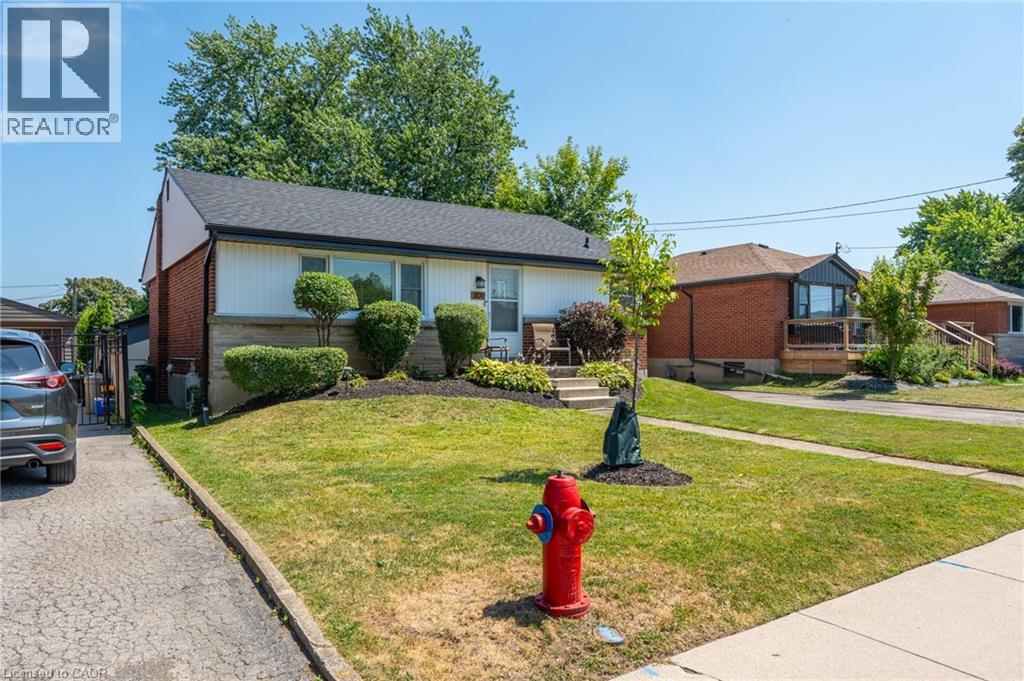309 East 45th Street, Hamilton, Ontario  L8T 3K7 - Photo 3 - 40777398