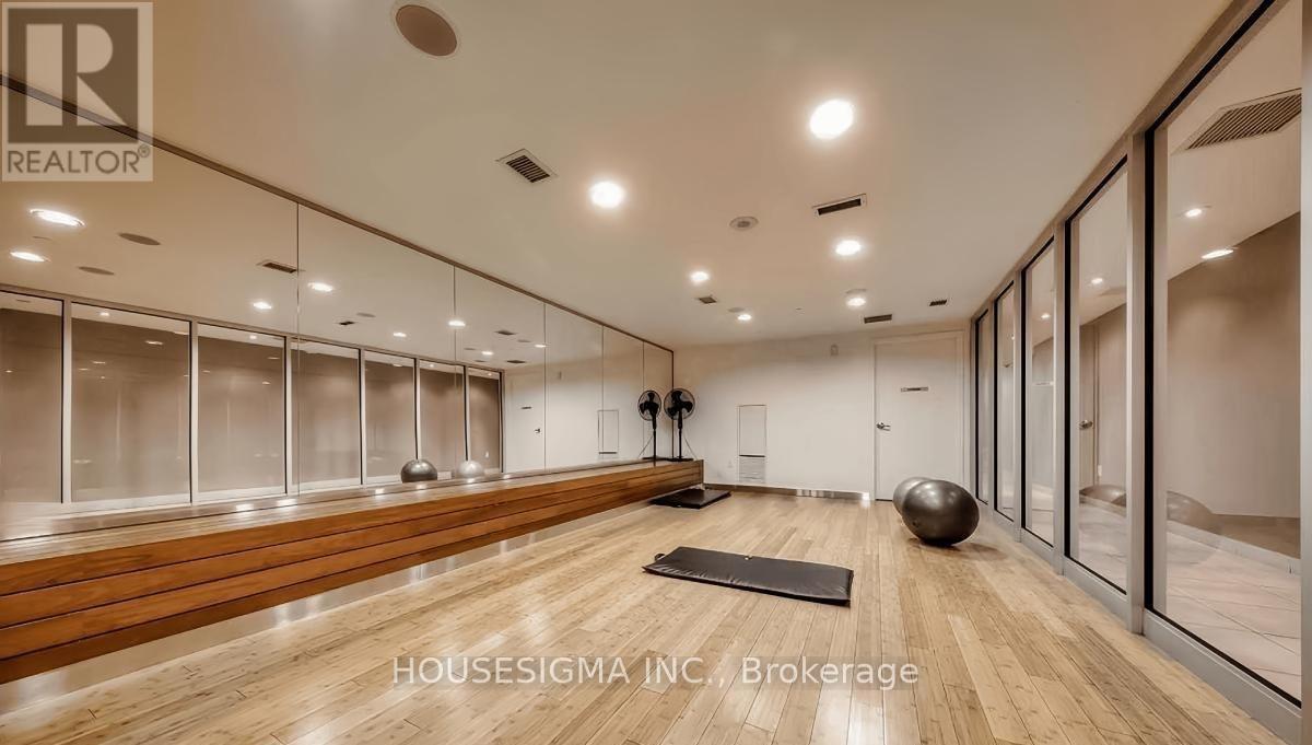 1032 - 15 Iceboat Terrace, Toronto, Ontario  M5V 4A5 - Photo 15 - C12450972