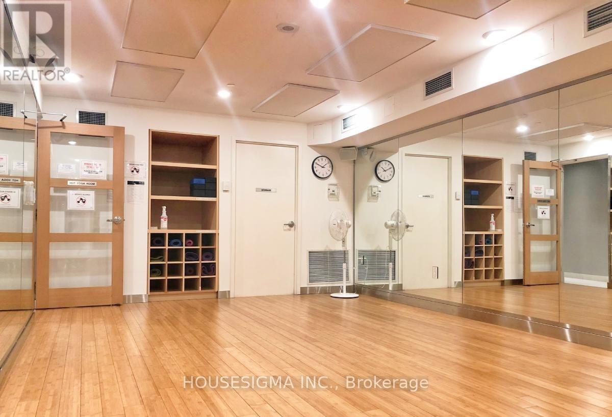 1032 - 15 Iceboat Terrace, Toronto, Ontario  M5V 4A5 - Photo 19 - C12450972
