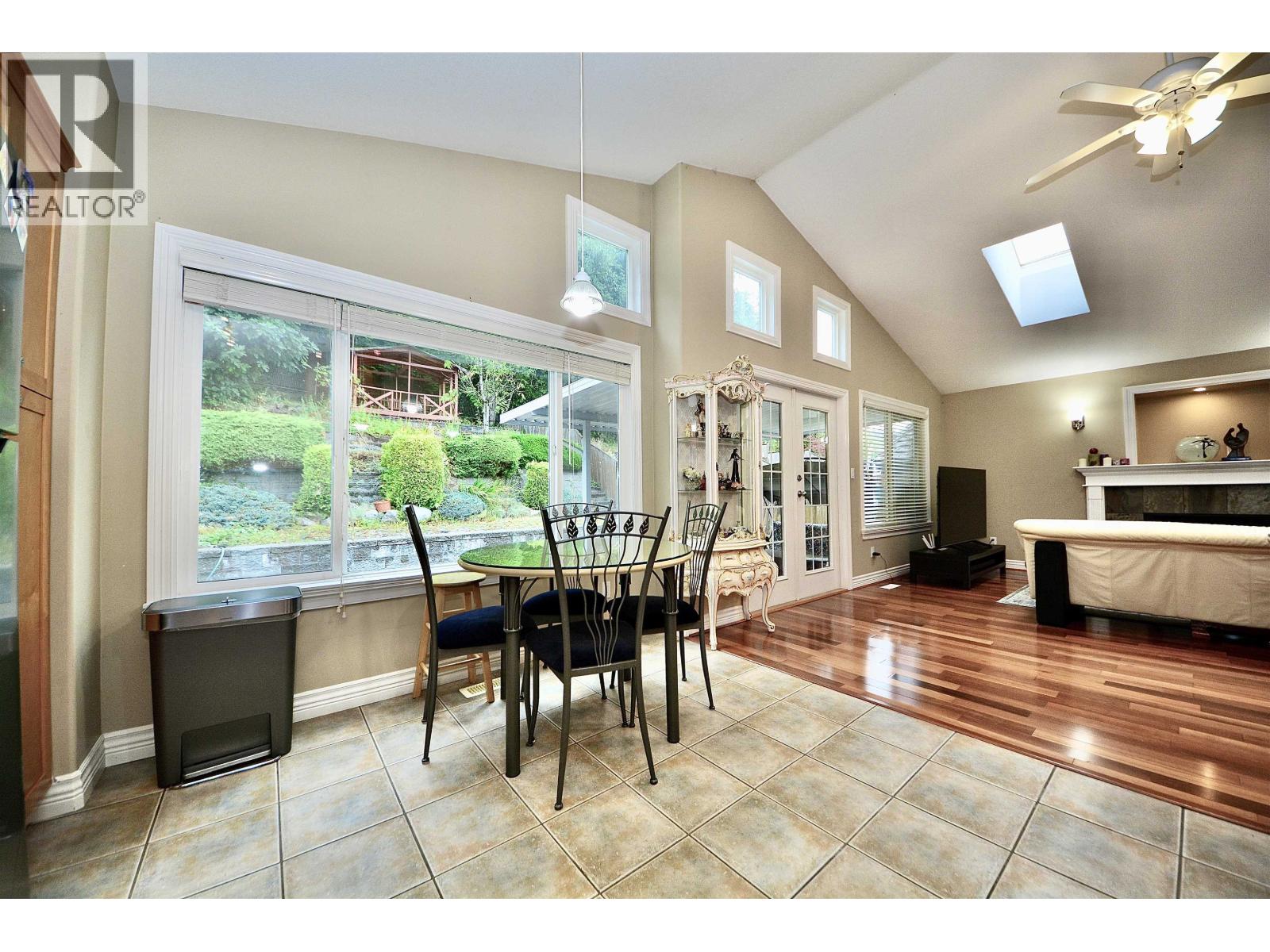 3035 Maplewood Court, Coquitlam, British Columbia  V3E 3P3 - Photo 9 - R3045559