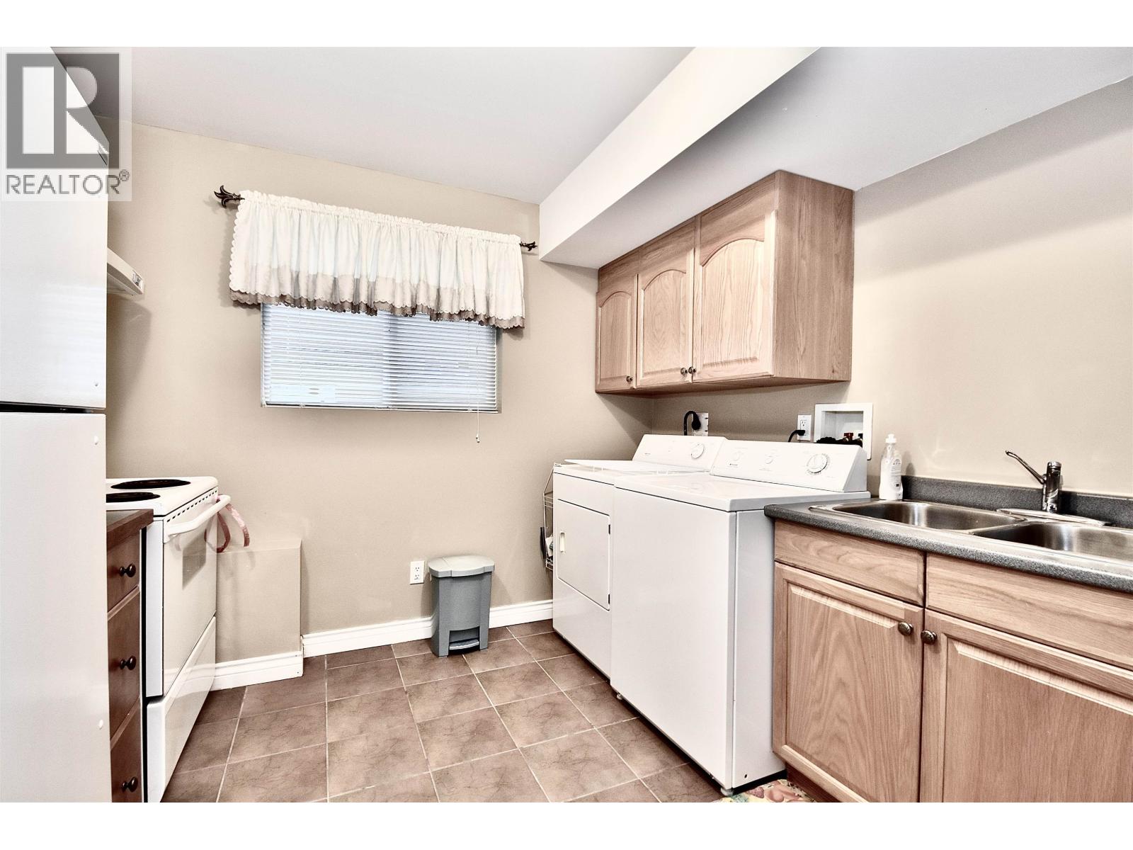 3035 Maplewood Court, Coquitlam, British Columbia  V3E 3P3 - Photo 21 - R3045559
