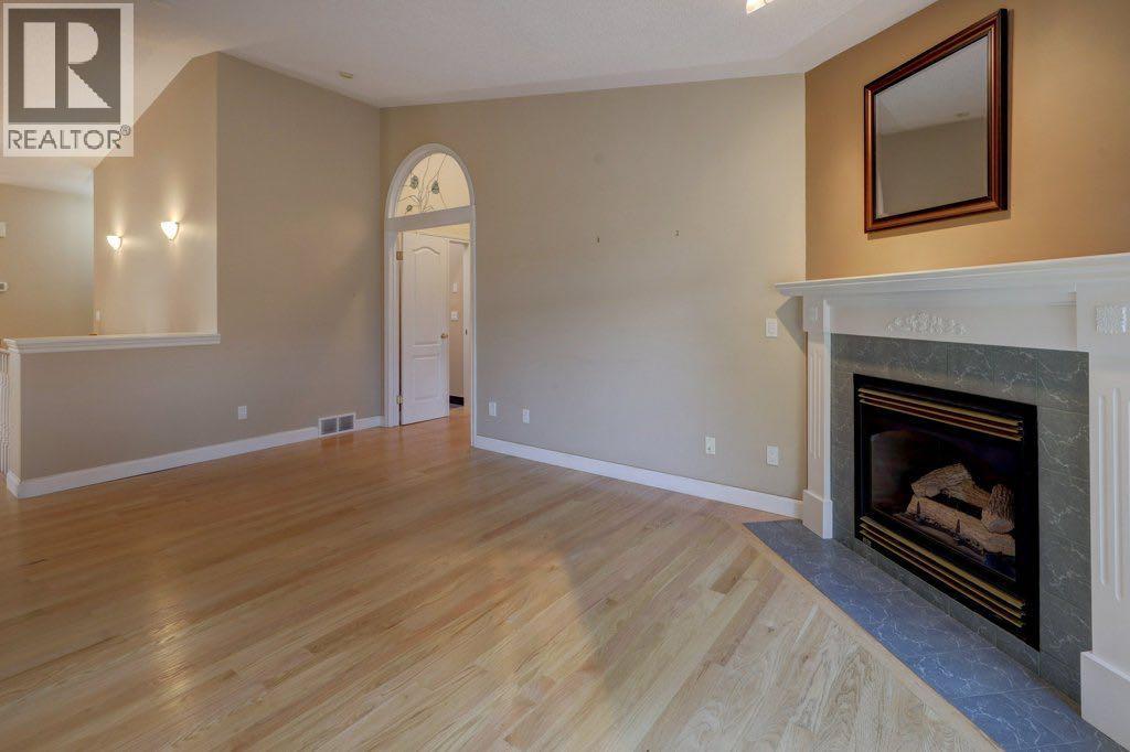204 Silver Creek Mews Nw, Calgary, Alberta  T3B 5L1 - Photo 12 - A2260595