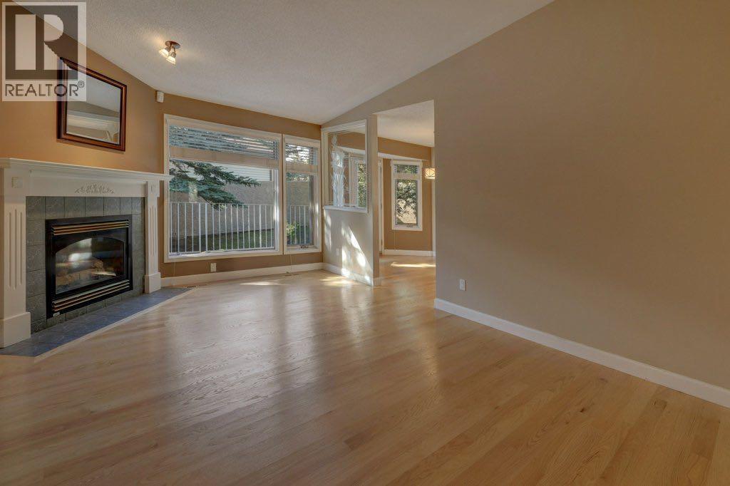 204 Silver Creek Mews Nw, Calgary, Alberta  T3B 5L1 - Photo 11 - A2260595