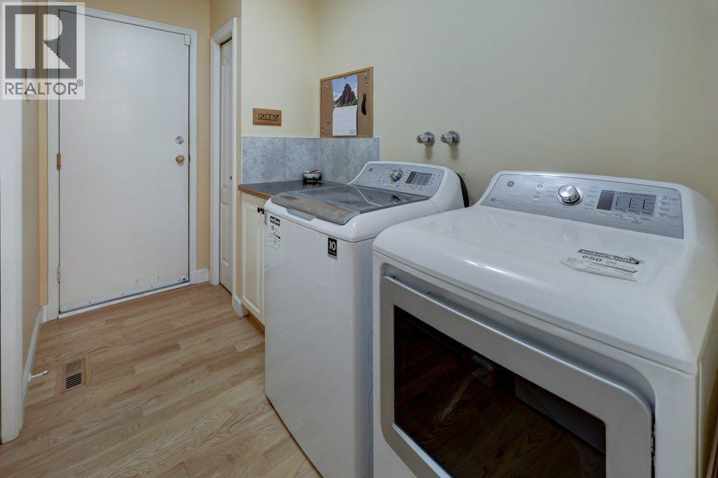 204 Silver Creek Mews Nw, Calgary, Alberta  T3B 5L1 - Photo 22 - A2260595