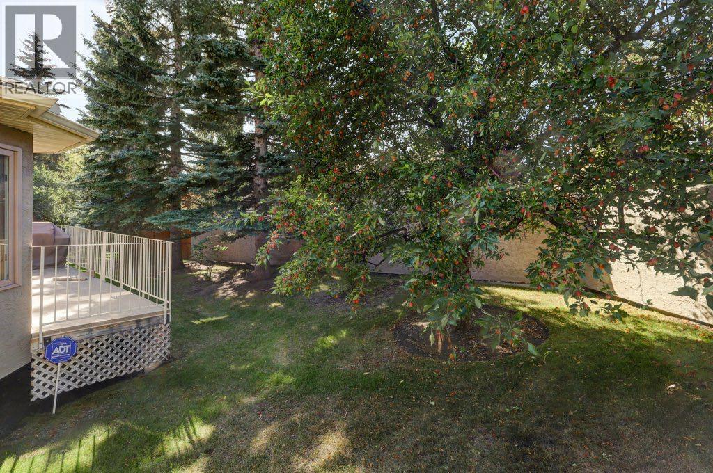 204 Silver Creek Mews Nw, Calgary, Alberta  T3B 5L1 - Photo 30 - A2260595