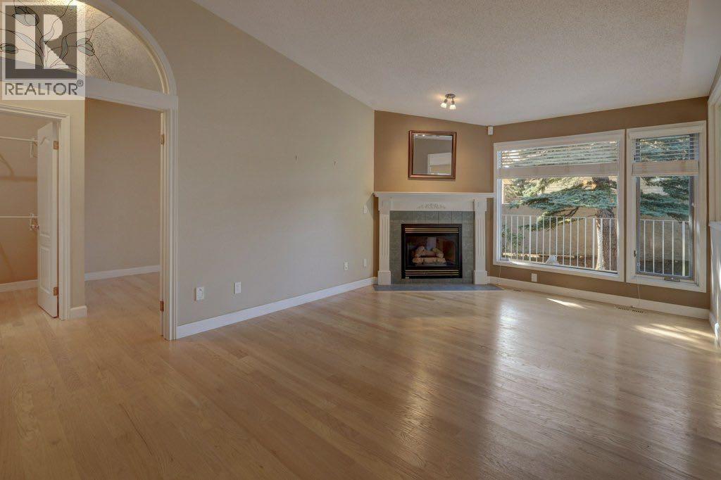 204 Silver Creek Mews Nw, Calgary, Alberta  T3B 5L1 - Photo 10 - A2260595