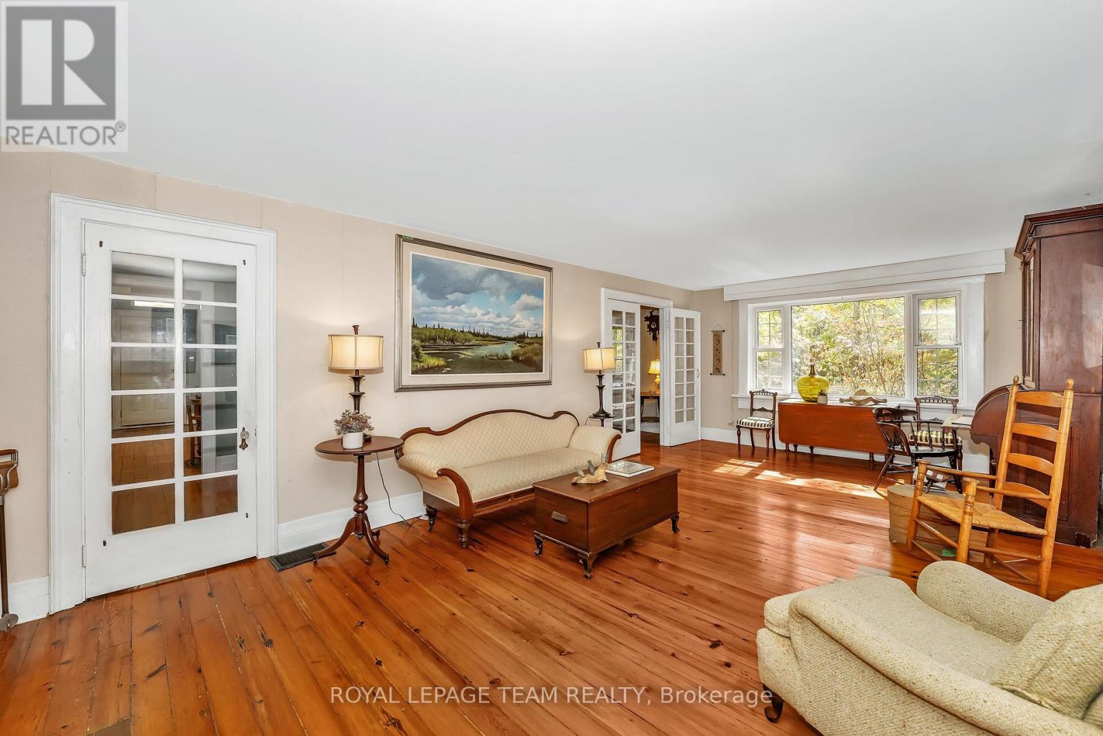 2307 Scrivens Drive, Ottawa, Ontario  K0A 2P0 - Photo 10 - X12451009