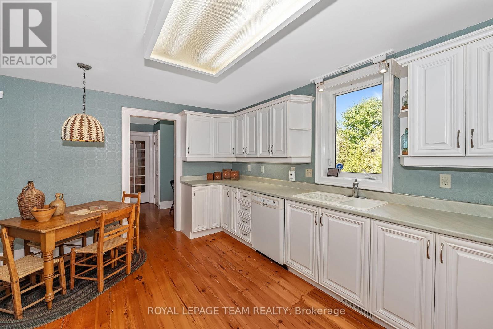 2307 Scrivens Drive, Ottawa, Ontario  K0A 2P0 - Photo 13 - X12451009