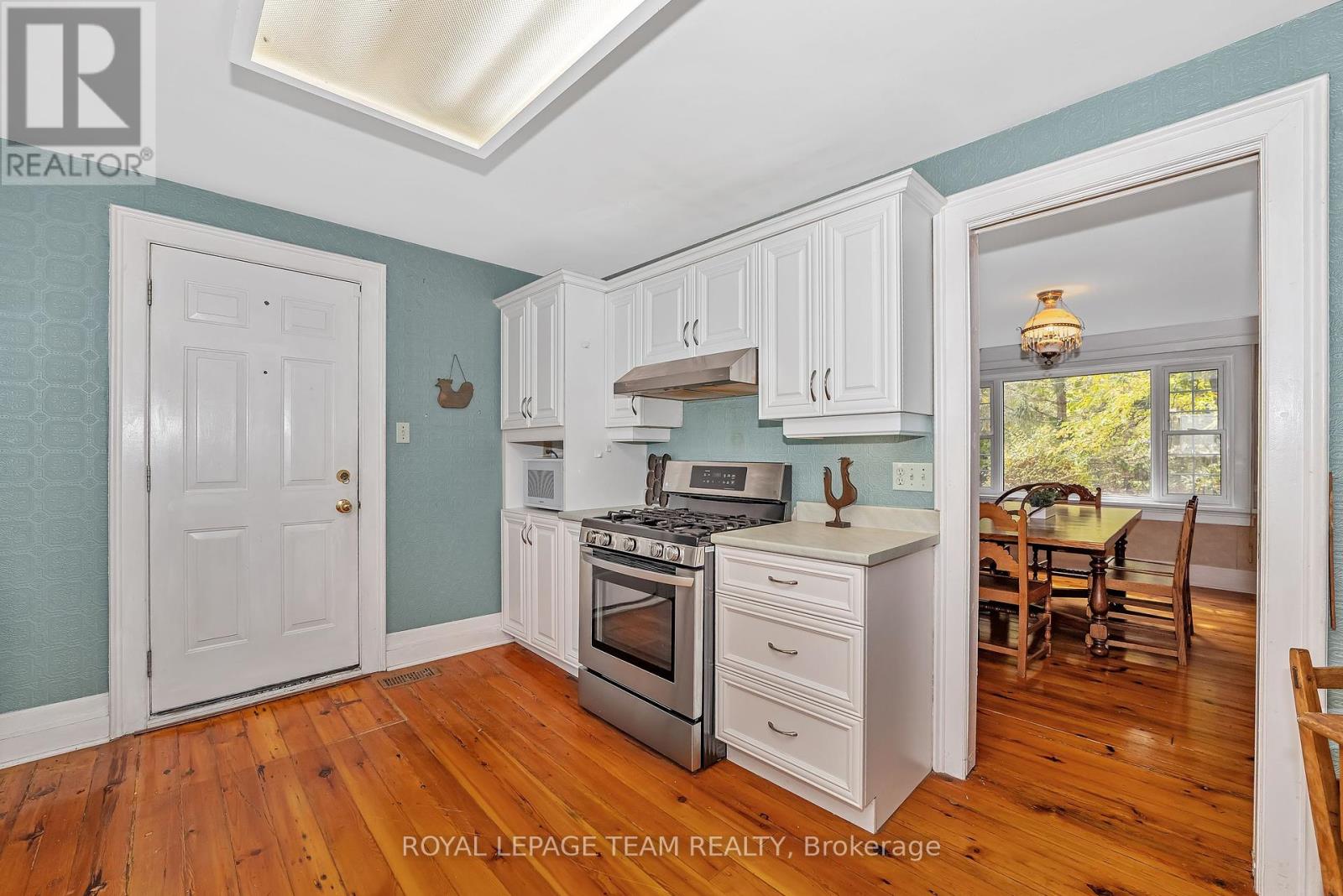 2307 Scrivens Drive, Ottawa, Ontario  K0A 2P0 - Photo 14 - X12451009