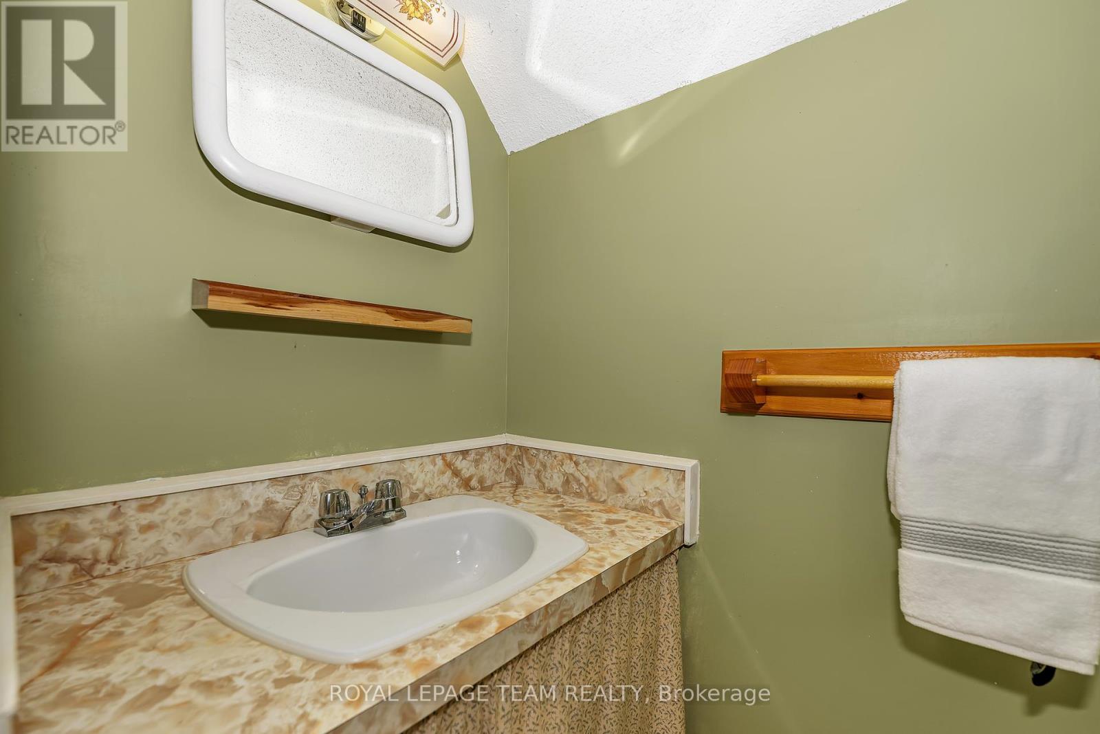 2307 Scrivens Drive, Ottawa, Ontario  K0A 2P0 - Photo 31 - X12451009