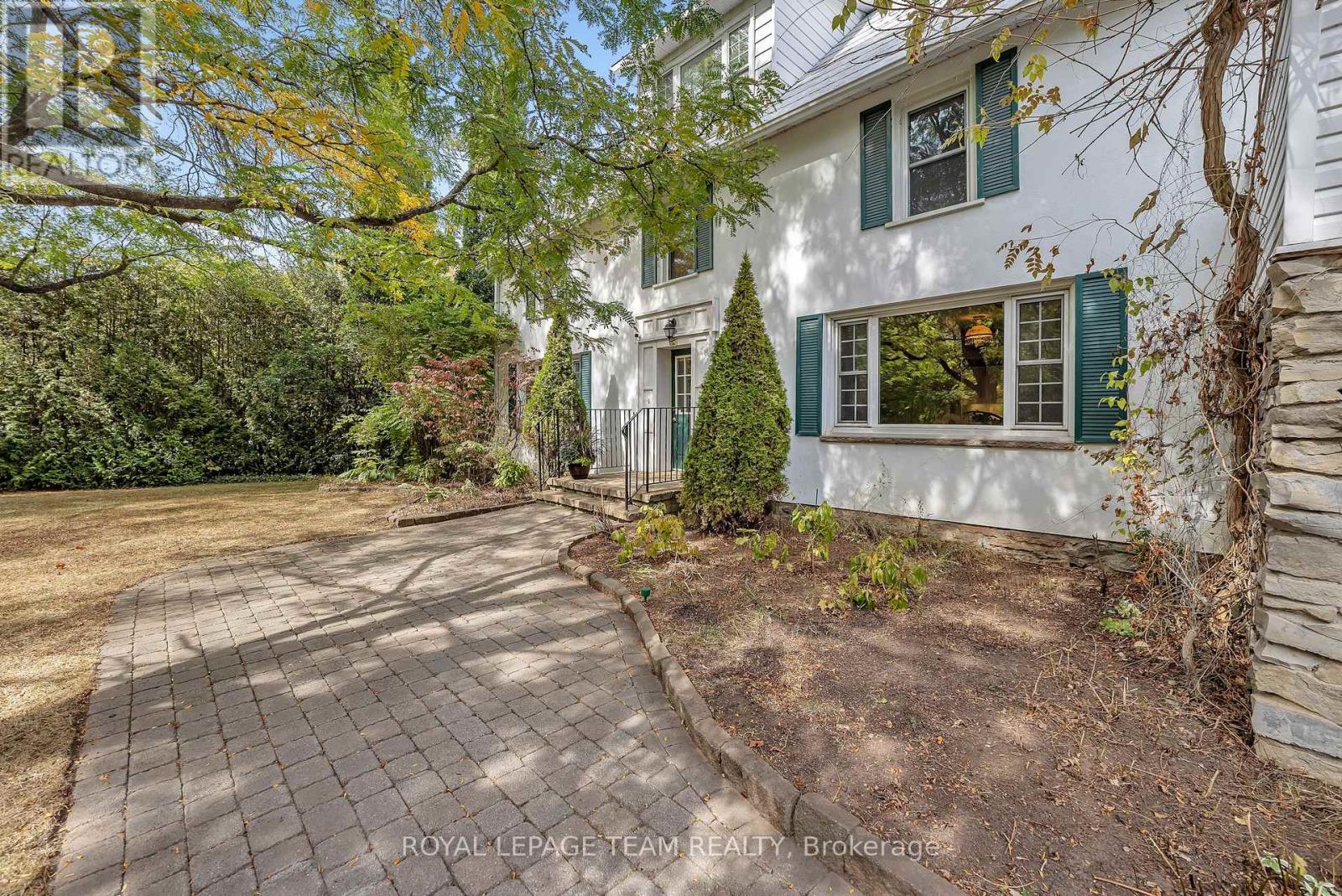 2307 Scrivens Drive, Ottawa, Ontario  K0A 2P0 - Photo 4 - X12451009