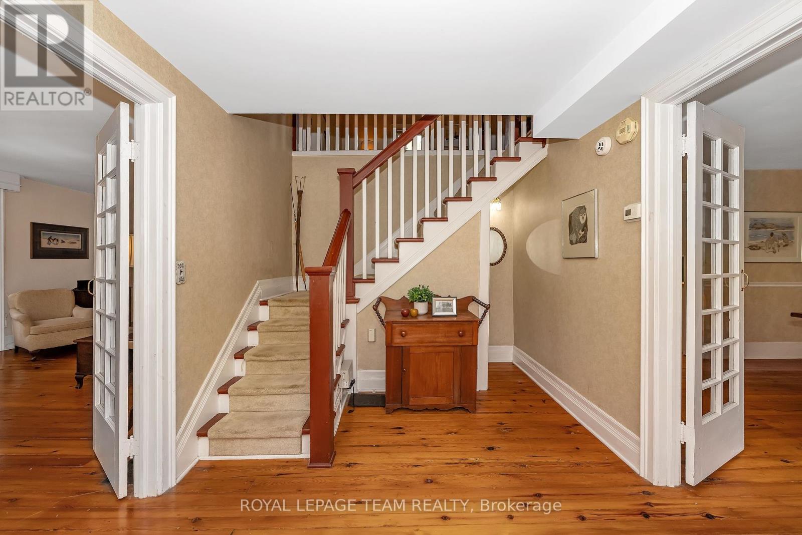 2307 Scrivens Drive, Ottawa, Ontario  K0A 2P0 - Photo 6 - X12451009