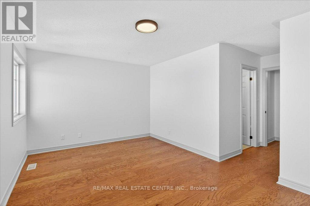 3281 Sunlight Street, Mississauga, Ontario  L5M 0G7 - Photo 17 - W12450985