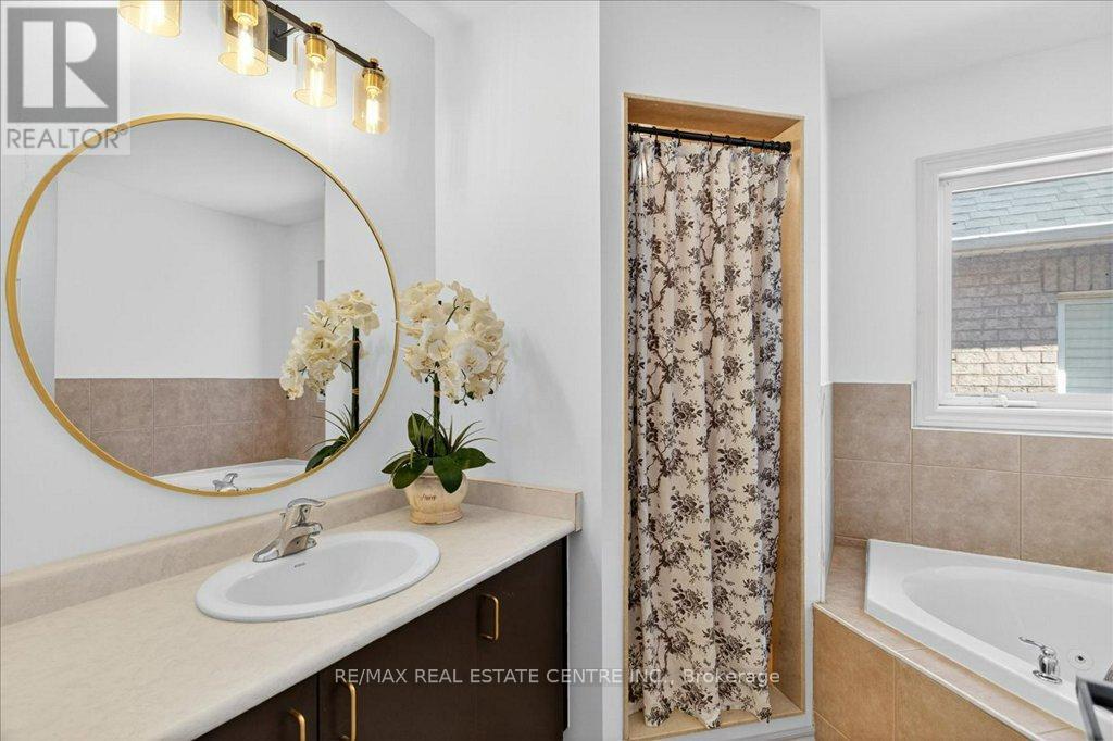 3281 Sunlight Street, Mississauga, Ontario  L5M 0G7 - Photo 19 - W12450985
