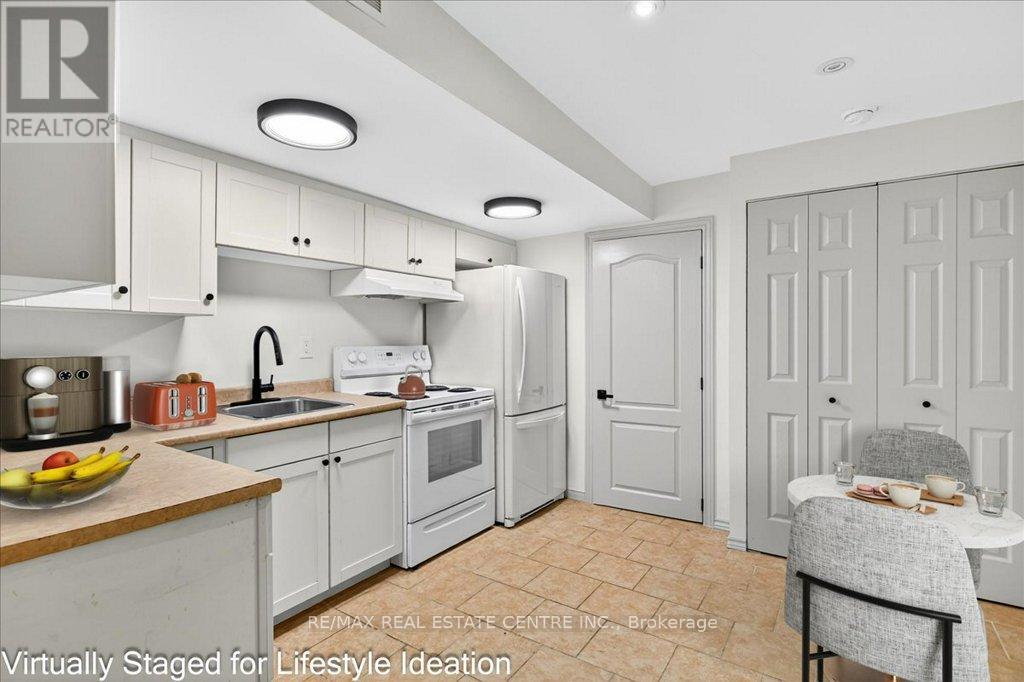 3281 Sunlight Street, Mississauga, Ontario  L5M 0G7 - Photo 22 - W12450985