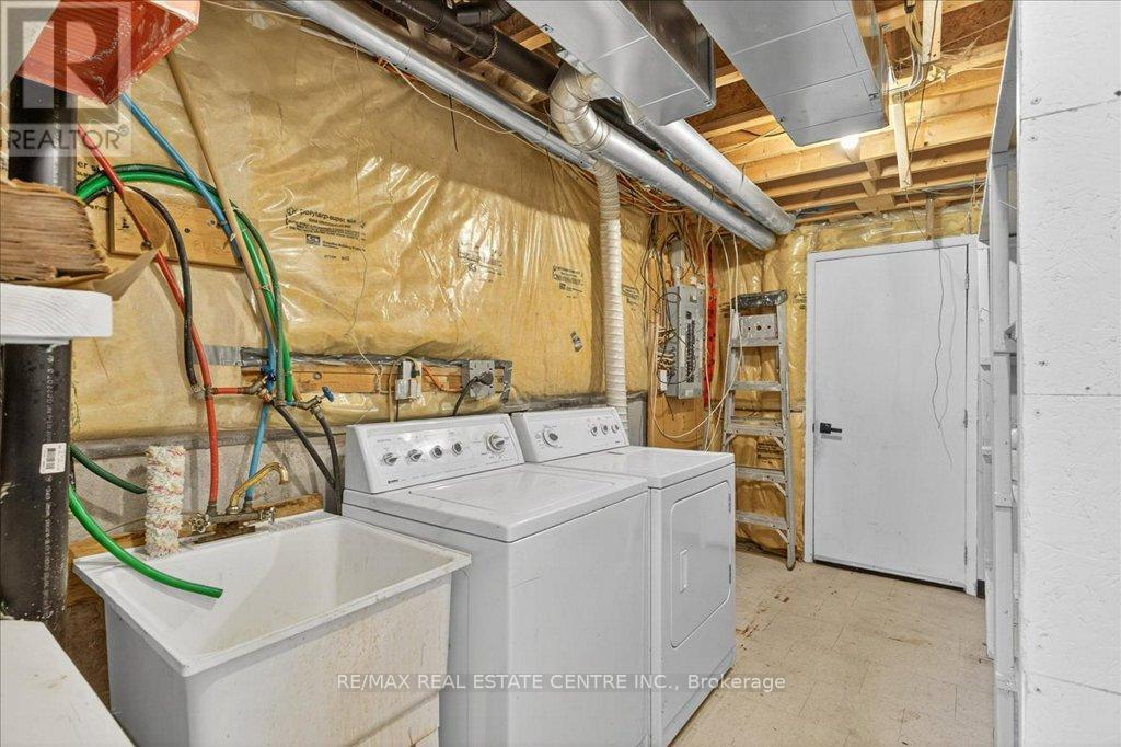 3281 Sunlight Street, Mississauga, Ontario  L5M 0G7 - Photo 27 - W12450985