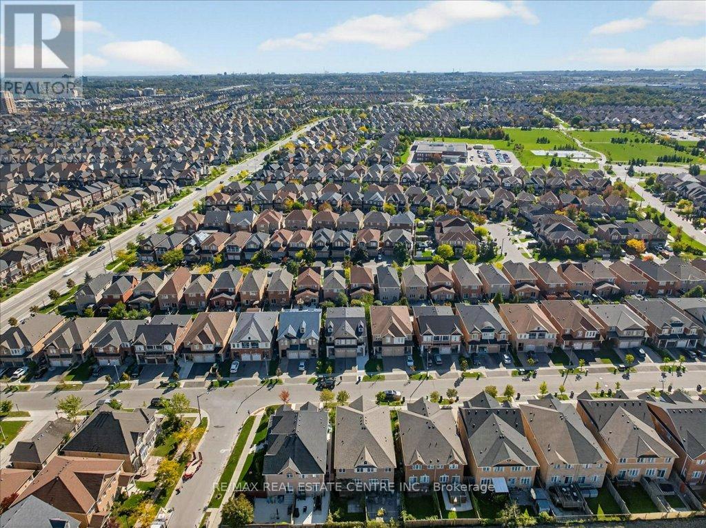 3281 Sunlight Street, Mississauga, Ontario  L5M 0G7 - Photo 32 - W12450985