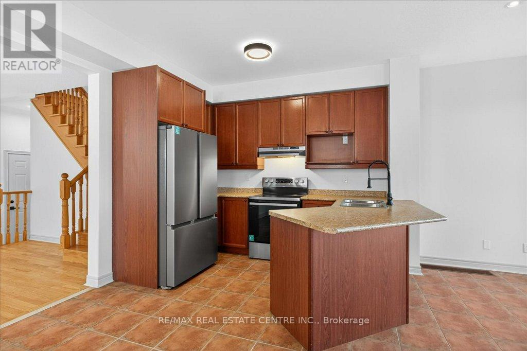 3281 Sunlight Street, Mississauga, Ontario  L5M 0G7 - Photo 8 - W12450985