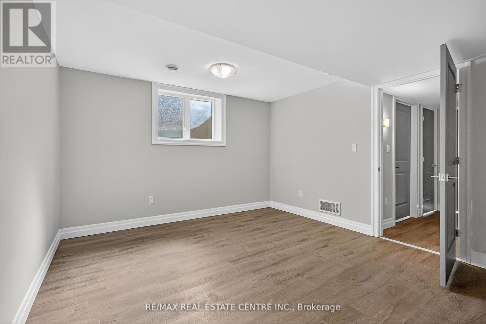 520 Molinari Street, Sarnia, Ontario  N7W 1C5 - Photo 23 - X12450977