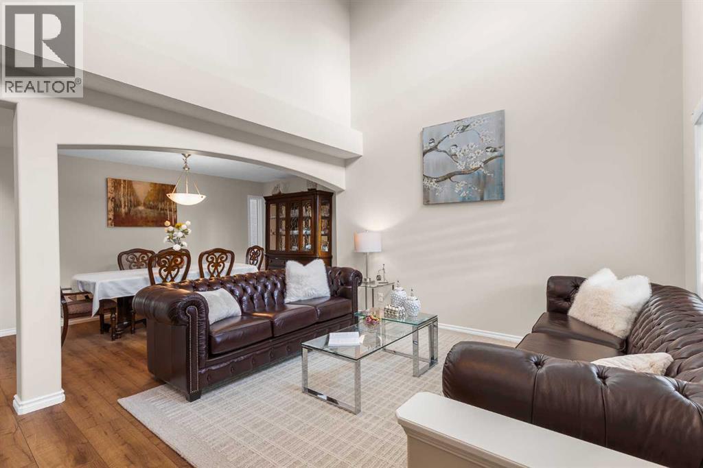 7 Everglade Circle Sw, Calgary, Alberta  T2Y 4M7 - Photo 2 - A2263037