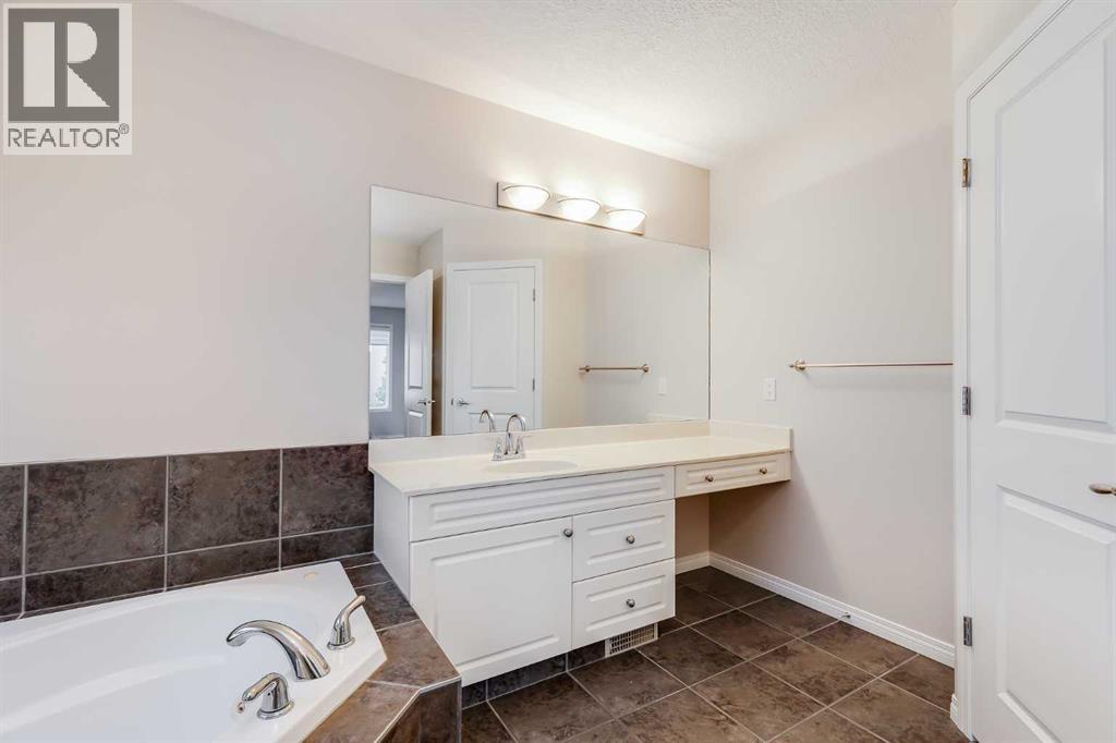 7 Everglade Circle Sw, Calgary, Alberta  T2Y 4M7 - Photo 25 - A2263037