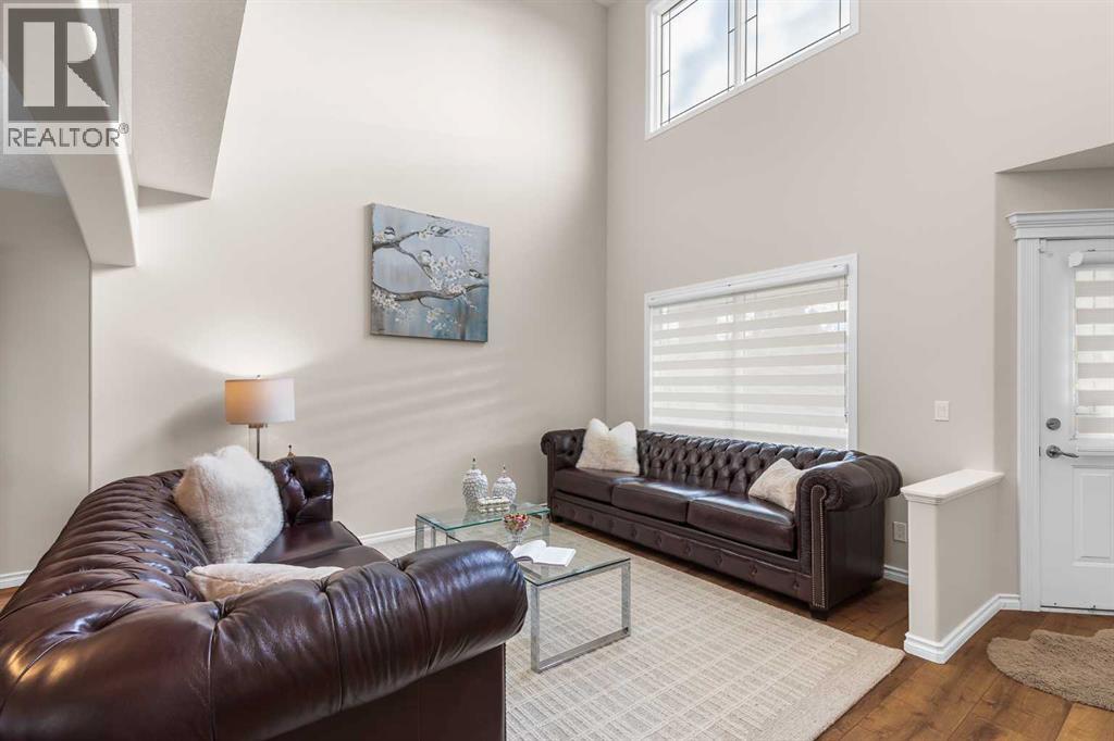 7 Everglade Circle Sw, Calgary, Alberta  T2Y 4M7 - Photo 4 - A2263037