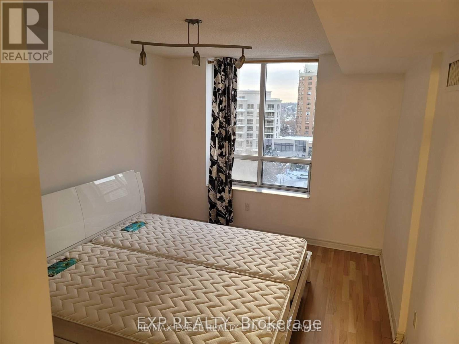 1007 - 18 Sommerset Way, Toronto, Ontario  M2N 6X5 - Photo 10 - C12450986