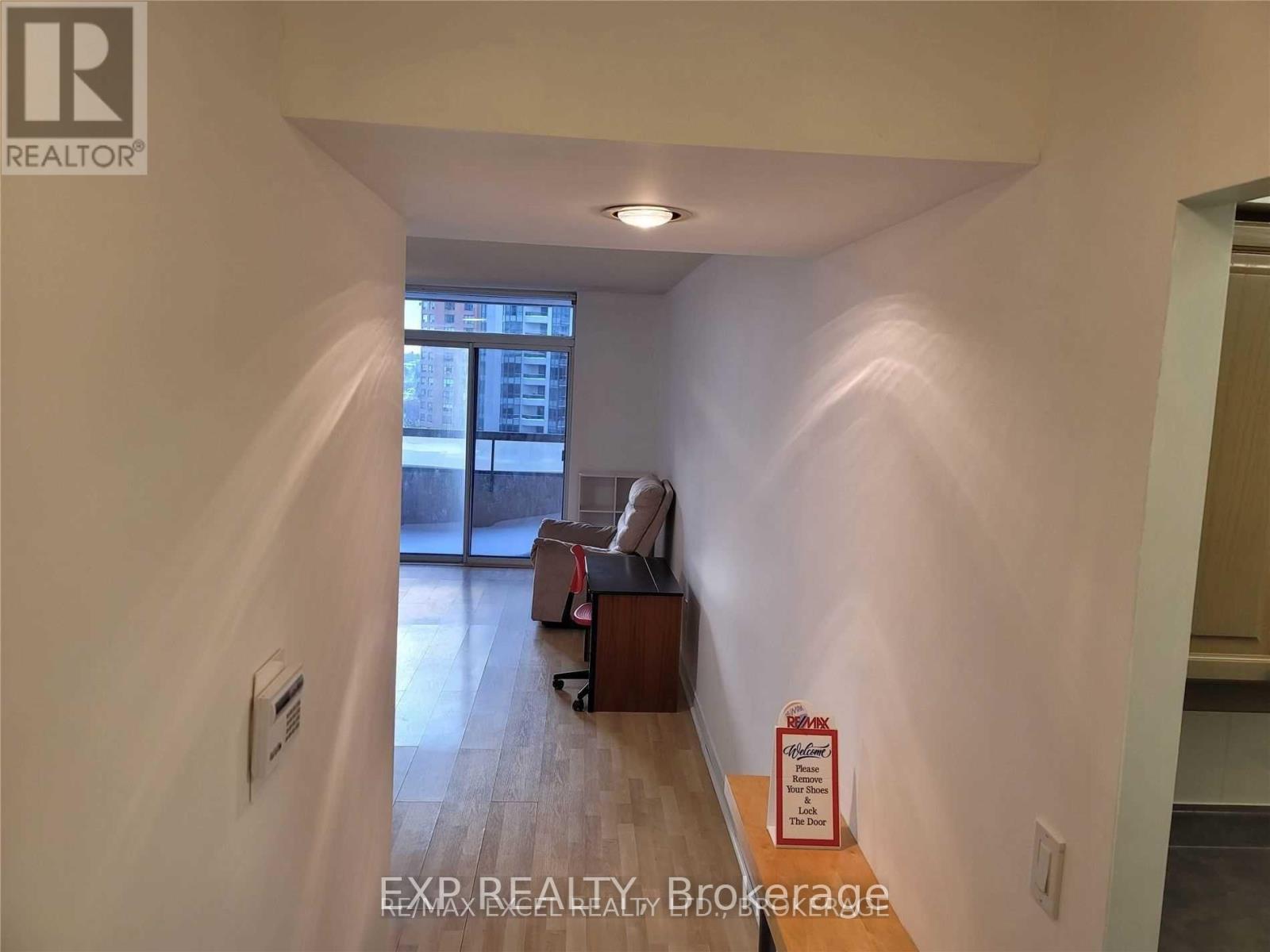 1007 - 18 Sommerset Way, Toronto, Ontario  M2N 6X5 - Photo 3 - C12450986