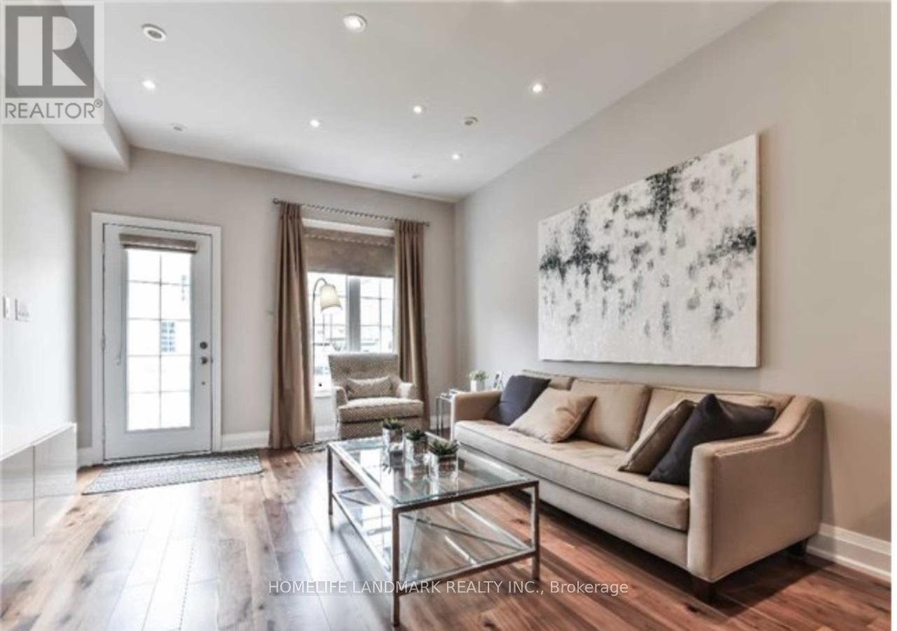 65 Hargrave Lane, Toronto, Ontario  M4N 0A4 - Photo 3 - C12451000