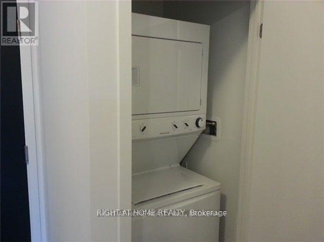 1204 - 89 Dunfield Avenue, Toronto, Ontario  M4S 0A4 - Photo 8 - C12451003