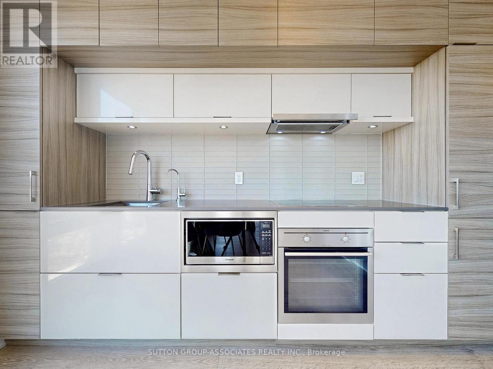 3904 - 88 Scott Street, Toronto, Ontario  M5E 0A9 - Photo 5 - C12451004