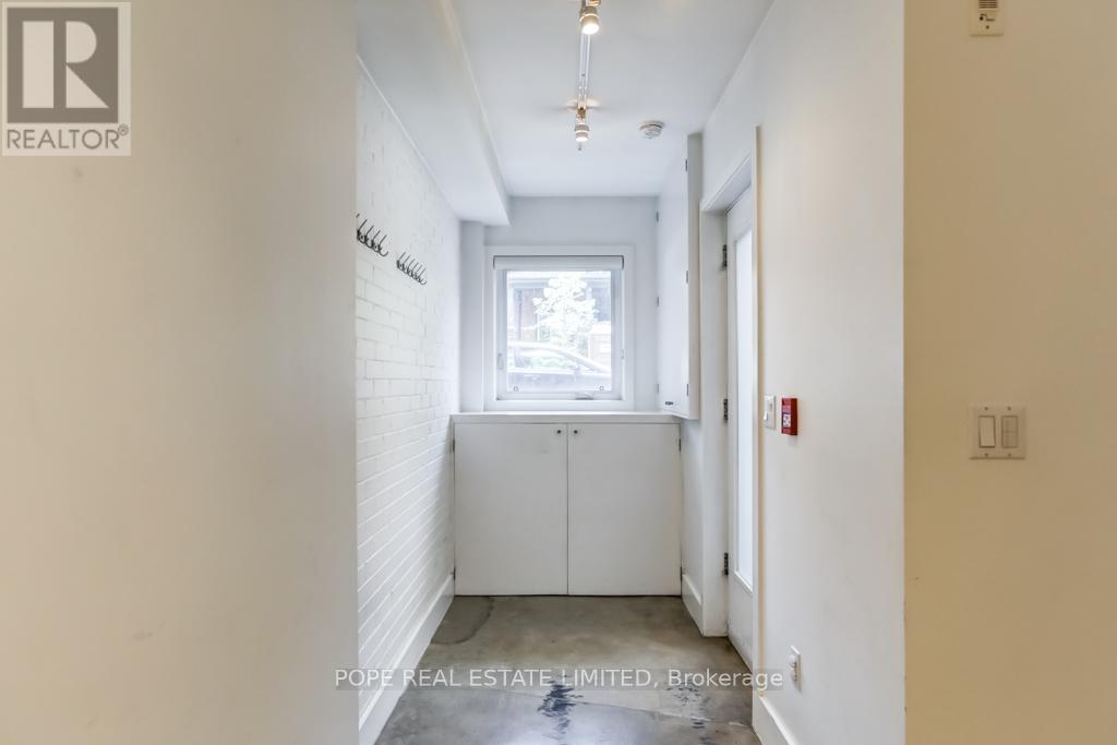 Lower - 95 Major Street, Toronto, Ontario  M5S 2K9 - Photo 4 - C12451014