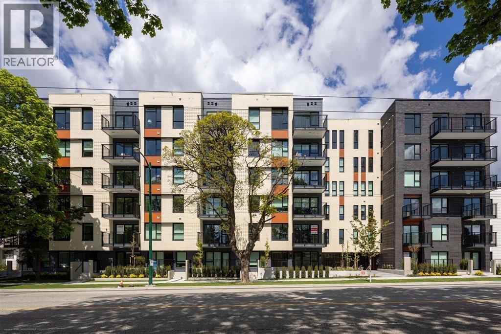 401 2235 E BROADWAY, Vancouver, British Columbia