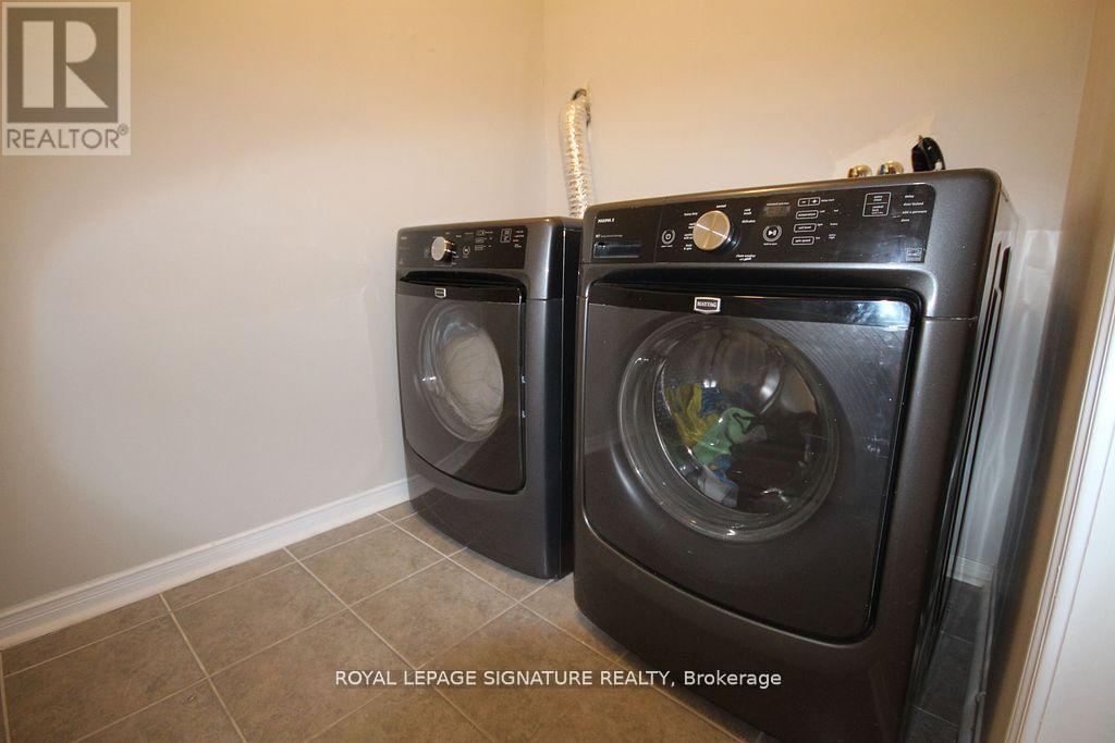 Legal Bsmt Apartment - 70 Penbridge Circle, Brampton, Ontario  L7A 2R1 - Photo 15 - W12369208