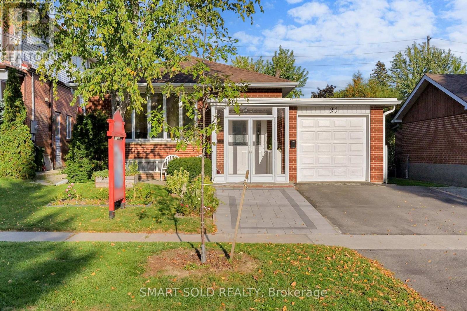 21 SUNMOUNT ROAD, Toronto, Ontario