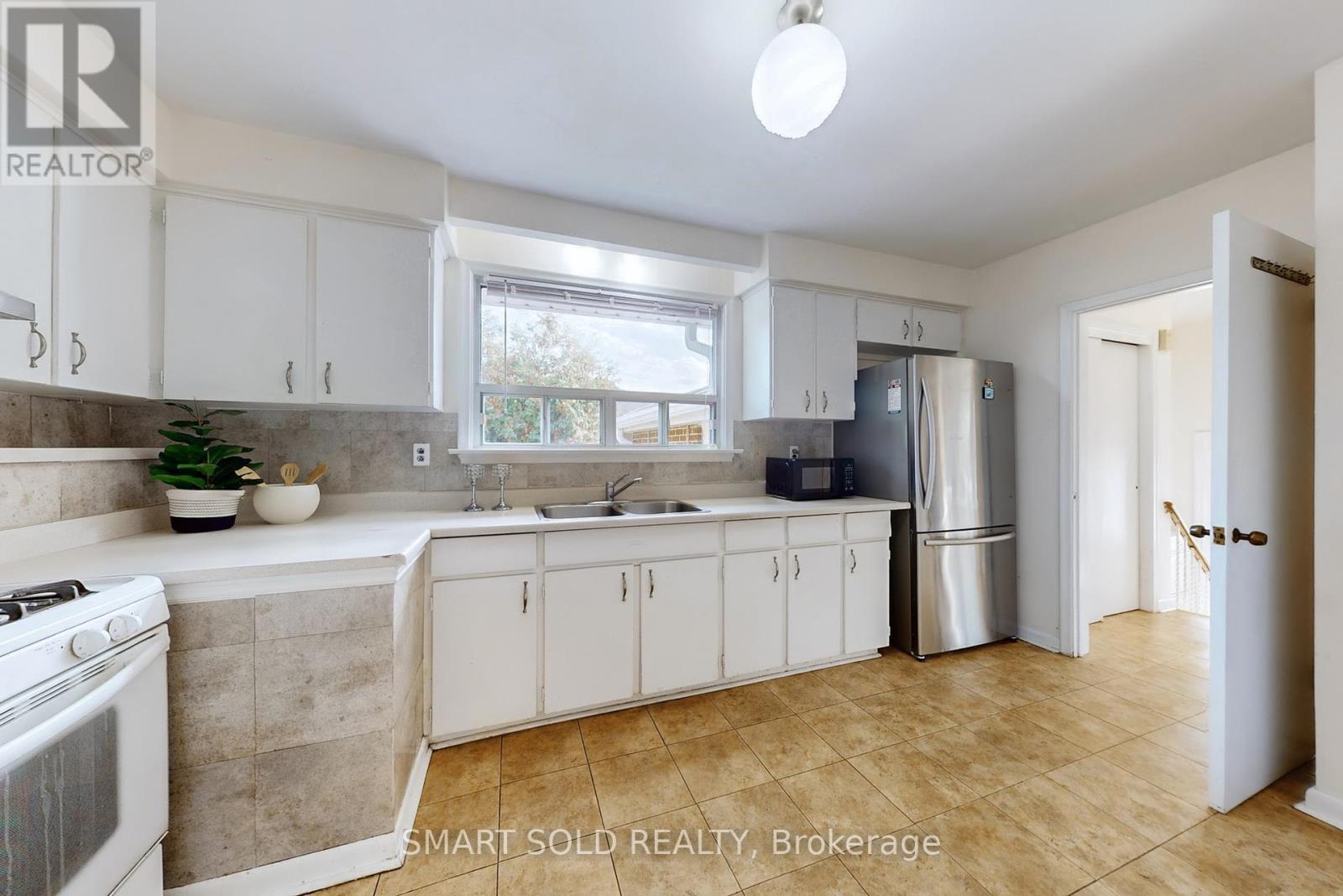 21 Sunmount Road, Toronto, Ontario  M1T 2A4 - Photo 12 - E12451015
