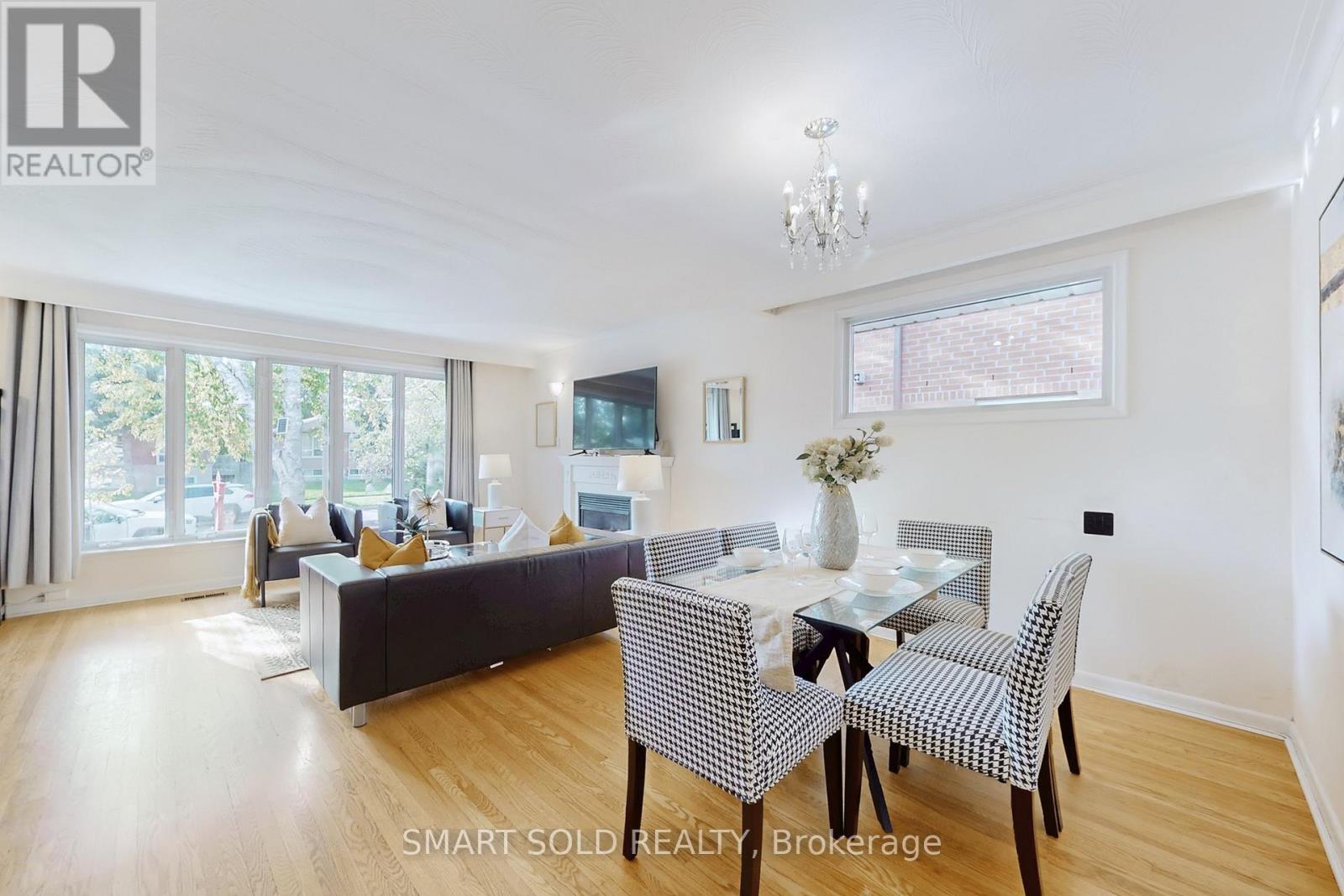 21 Sunmount Road, Toronto, Ontario  M1T 2A4 - Photo 7 - E12451015