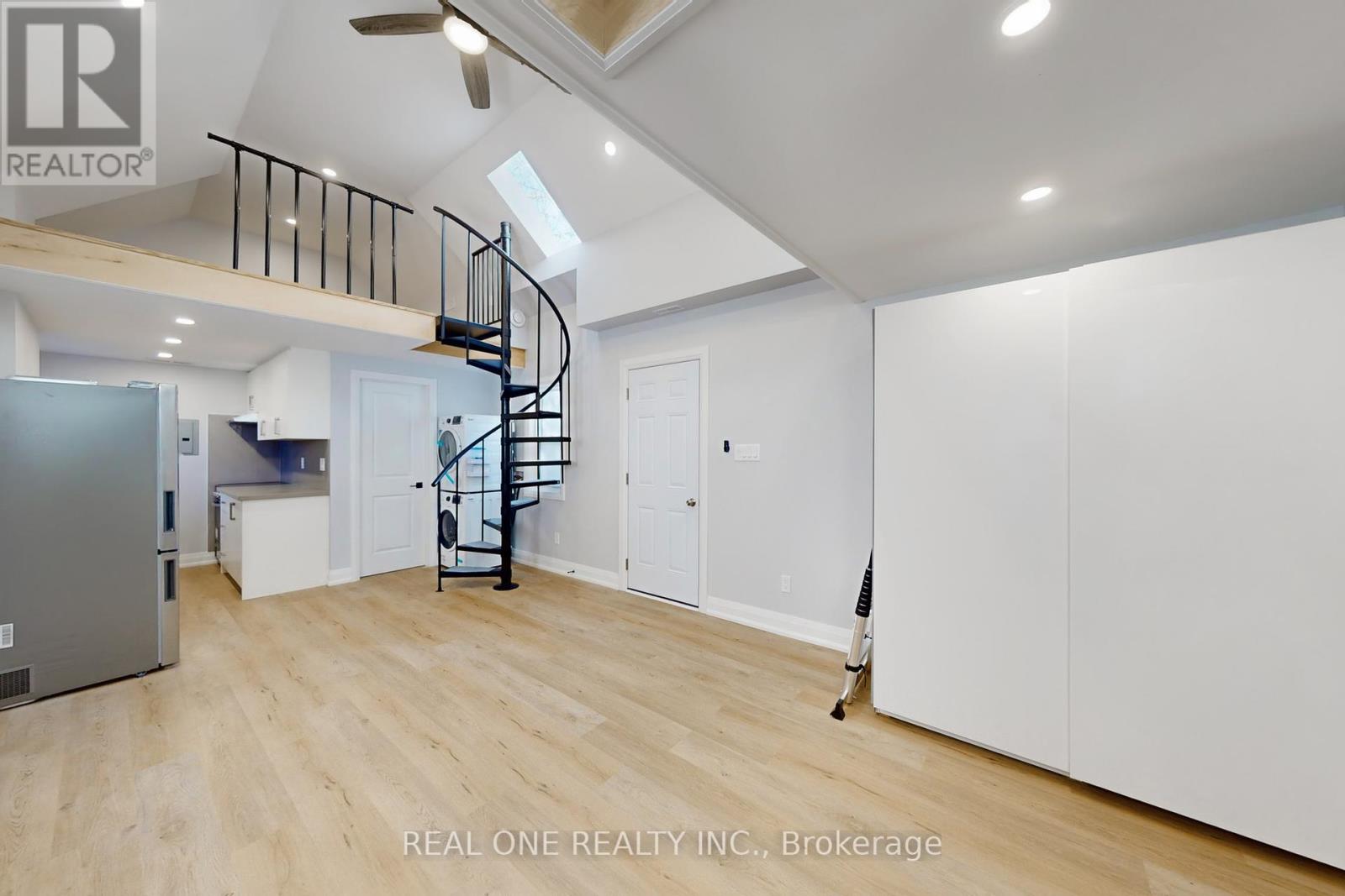 241 Rockaway Beach Place, Innisfil, Ontario  L0L 1K0 - Photo 15 - N12450987