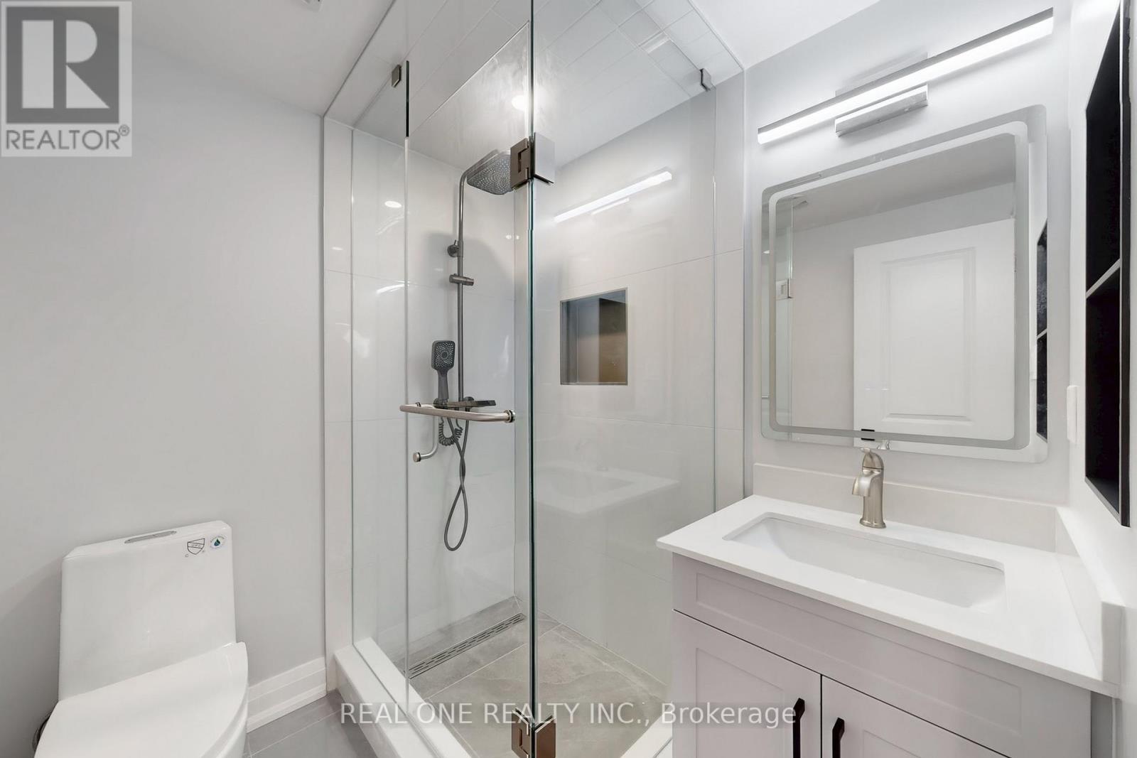 241 Rockaway Beach Place, Innisfil, Ontario  L0L 1K0 - Photo 19 - N12450987