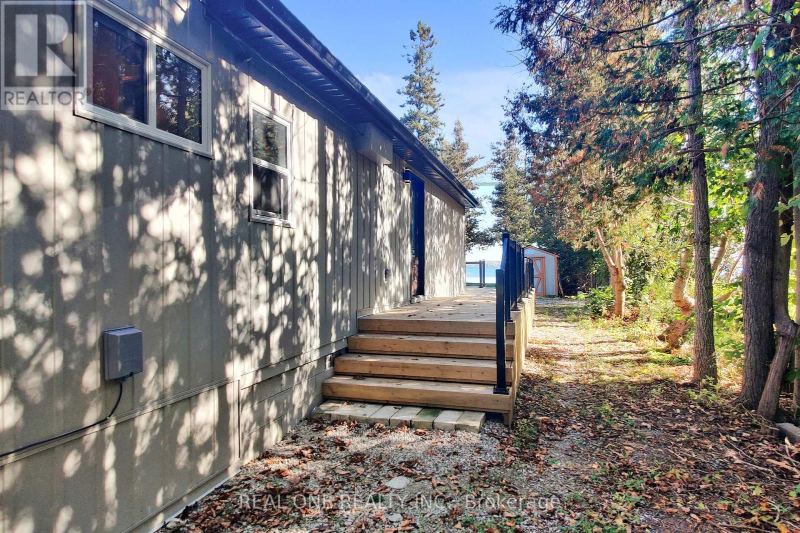 241 Rockaway Beach Place, Innisfil, Ontario  L0L 1K0 - Photo 25 - N12450987