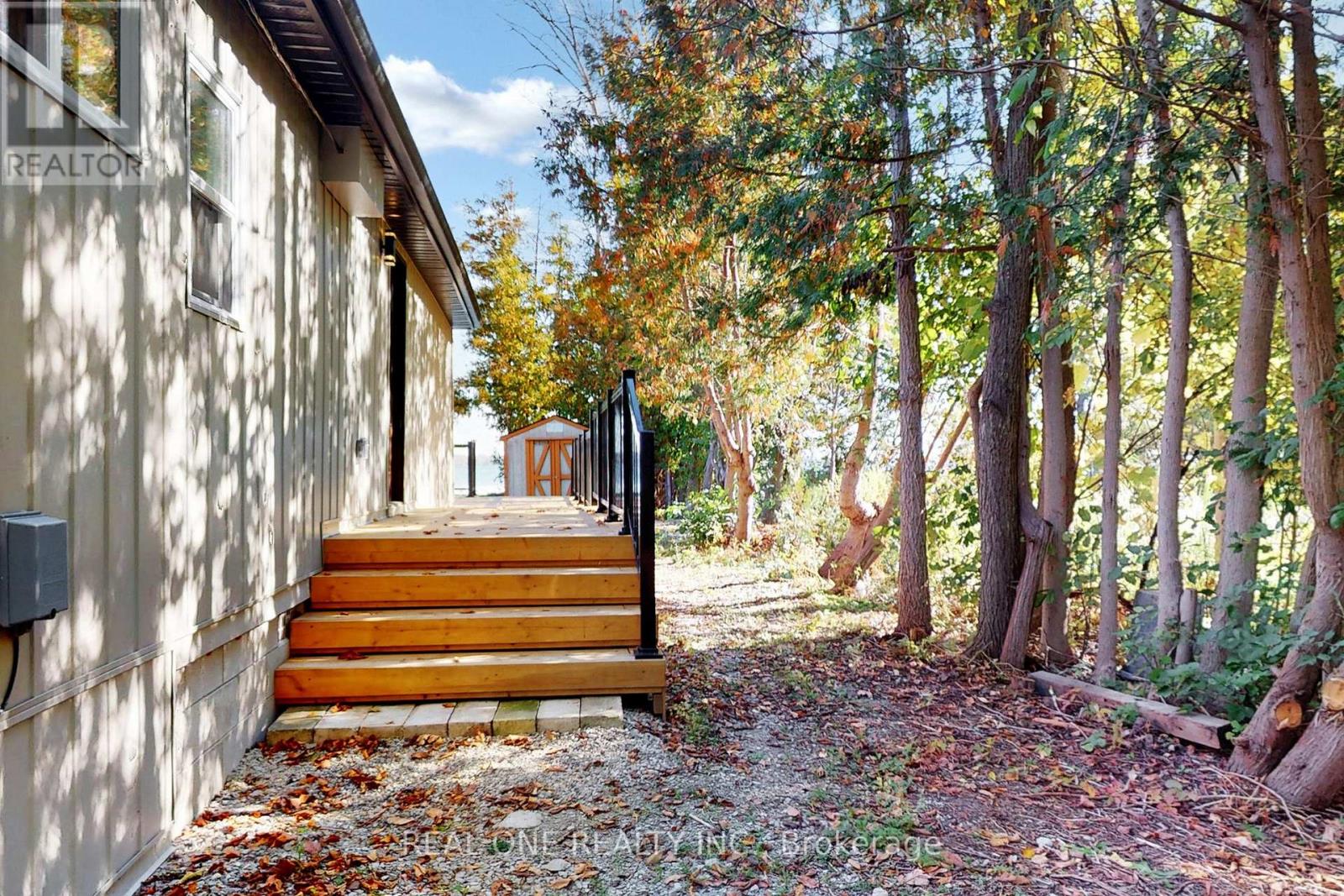 241 Rockaway Beach Place, Innisfil, Ontario  L0L 1K0 - Photo 28 - N12450987